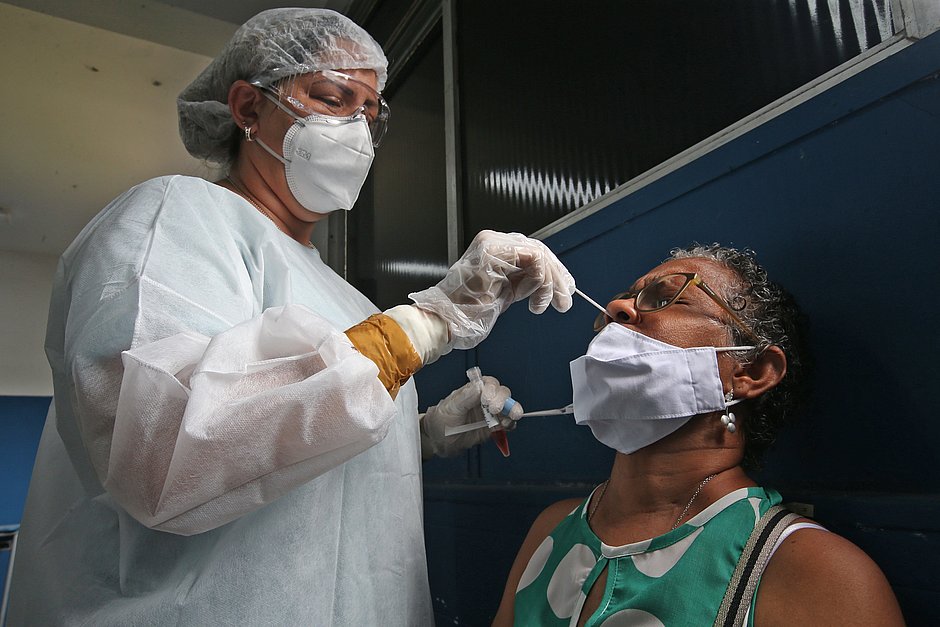 Bahia fará aquisição de 50 mil testes rápidos de antígeno para detecção do coronavírus