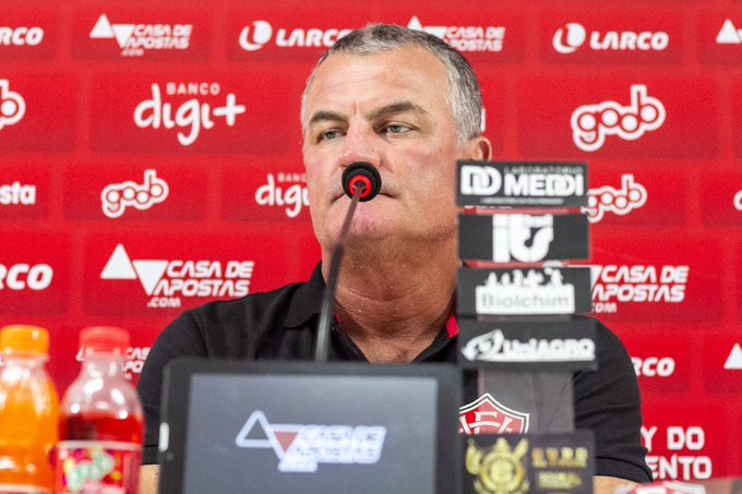 Mazola é demitido do Vitória após 3ª derrota em 4 jogos