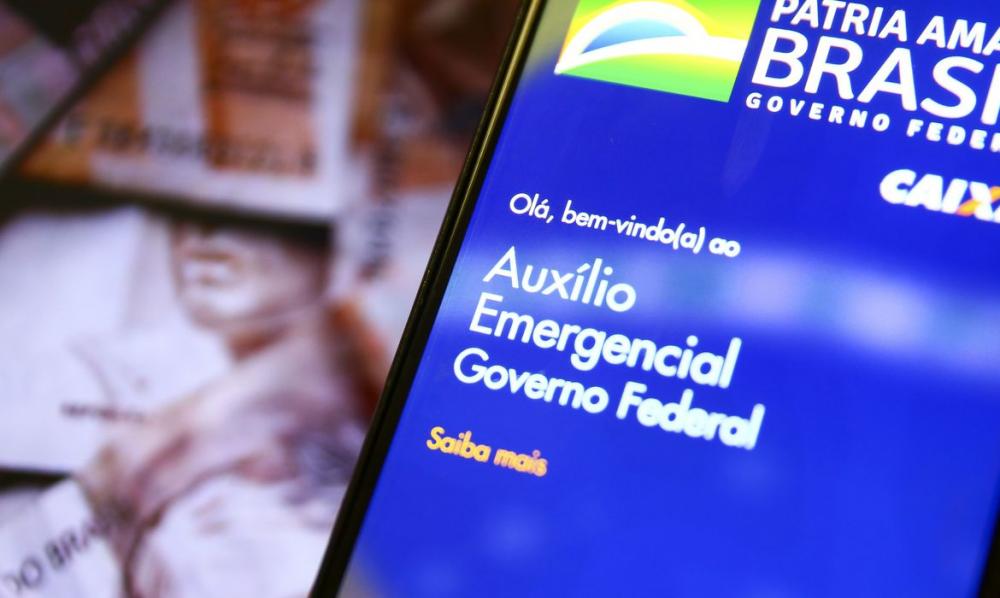 Caixa paga auxílio emergencial para nascidos em outubro