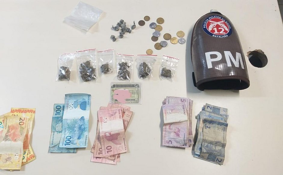 Homens, drogas e armas são apreendidos pela polícia durante o Natal