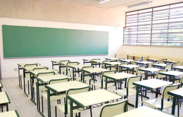 Sem vetos, lei que regulamenta repasses do novo Fundeb é sancionada