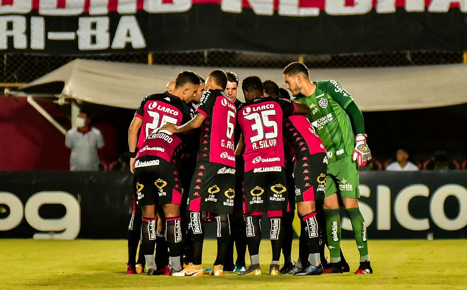 Vitória tem oito dias para recuperar jogadores-chave para o time