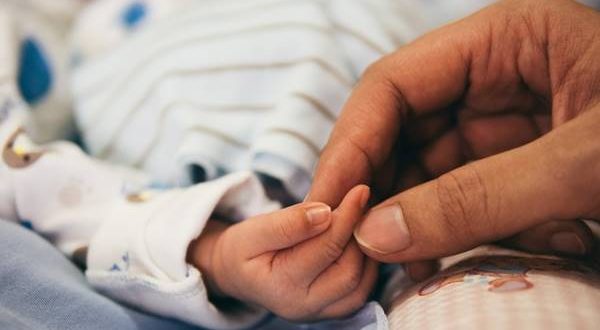 Miguel e Helena são os nomes mais populares entre meninos e meninas nascidos em 2020