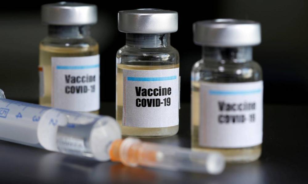 Reino Unido é o 1º a aprovar a vacina de Oxford contra Covid