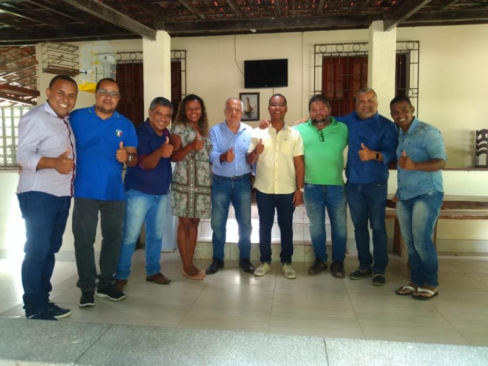 Renato Henrique articula e fecha apoio de oito vereadores para disputar presidência da Câmara 