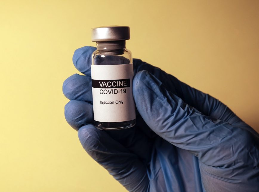 Anvisa aprova pedido para importar 2 milhões de doses de vacina de Oxford