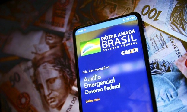 Nascidos em julho podem sacar auxílio emergencial a partir de hoje