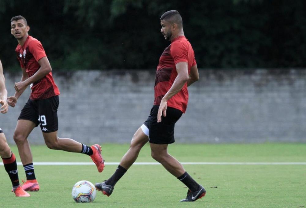 Com apenas dois treinos, Vitória encerra preparação para enfrentar a Chapecoense