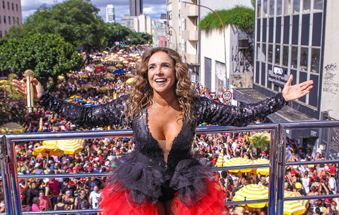 Em celebração a aprovação da vacina, Daniela Mercury anuncia live de Carnaval