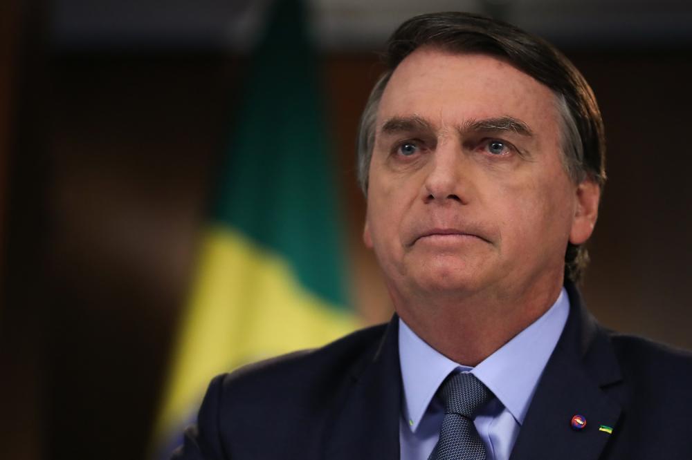 'A vacina é do Brasil, não é de nenhum governador', diz Bolsonaro