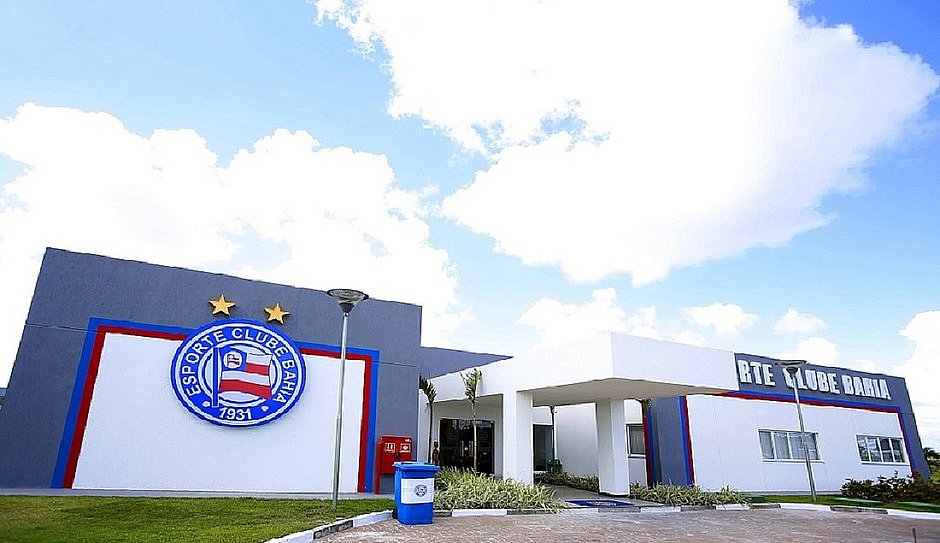 Em dificuldade financeira, Bahia deve 13º salário aos funcionários
