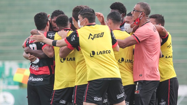 Vitória vence o Guarani e ganha fôlego contra o Z-4; confira os gols