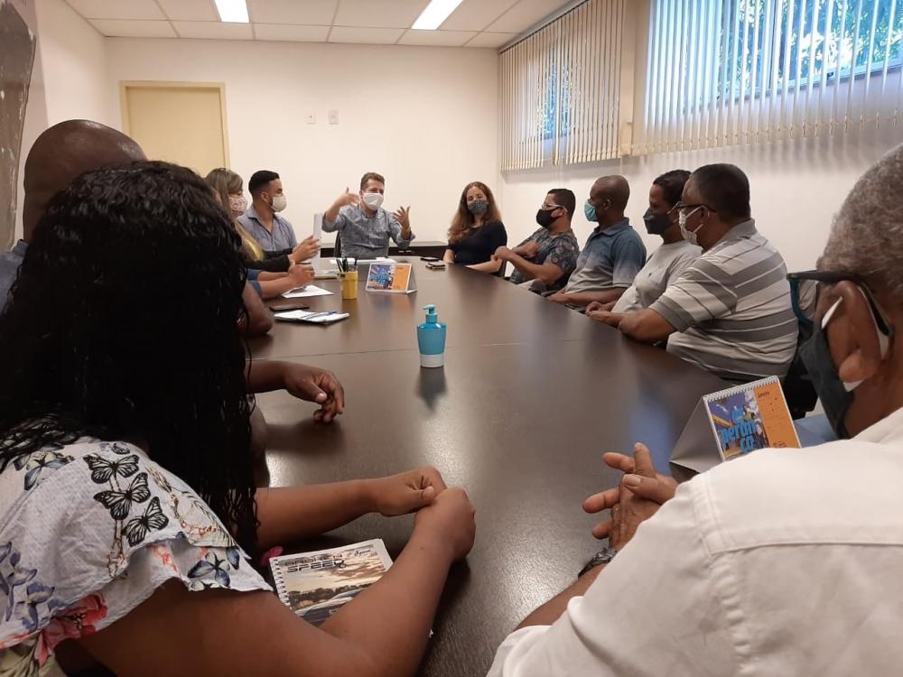 Prefeitura e feirantes de Mata discutem sobre novo Centro de Abastecimento
