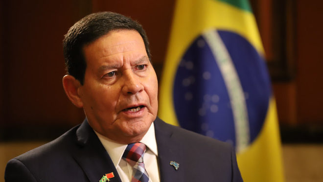 Mourão diz que desrespeitar ordem da vacinação é 'falta de solidariedade'