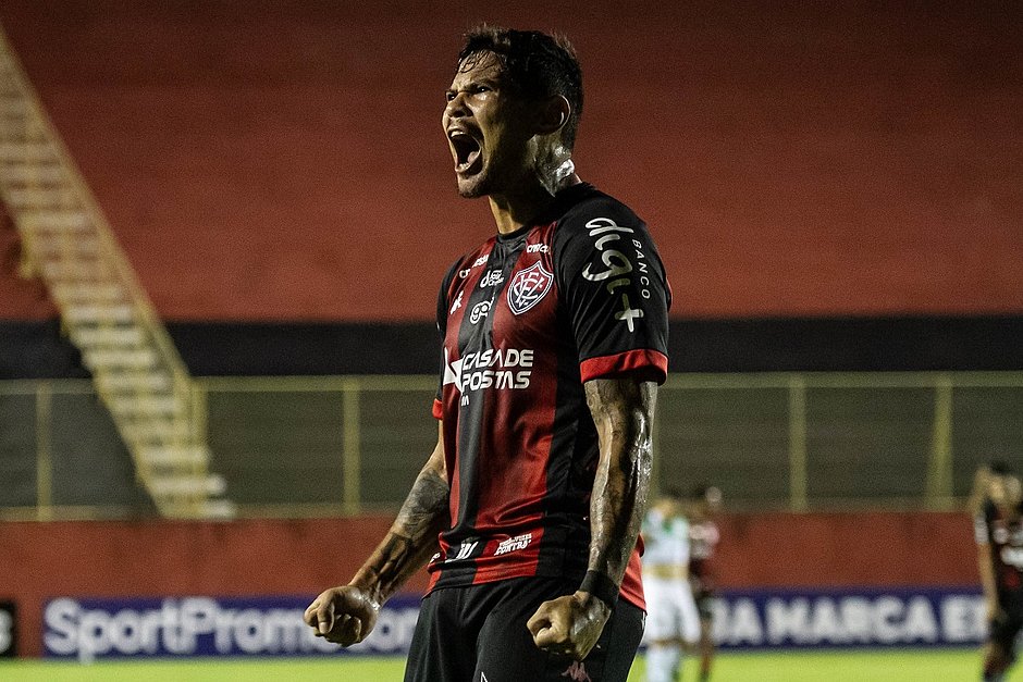 Léo Ceará está perto de recorde inédito na história do Vitória