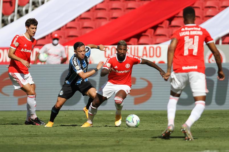 Inter vence Gre-Nal e confirma a liderança do Brasileirão