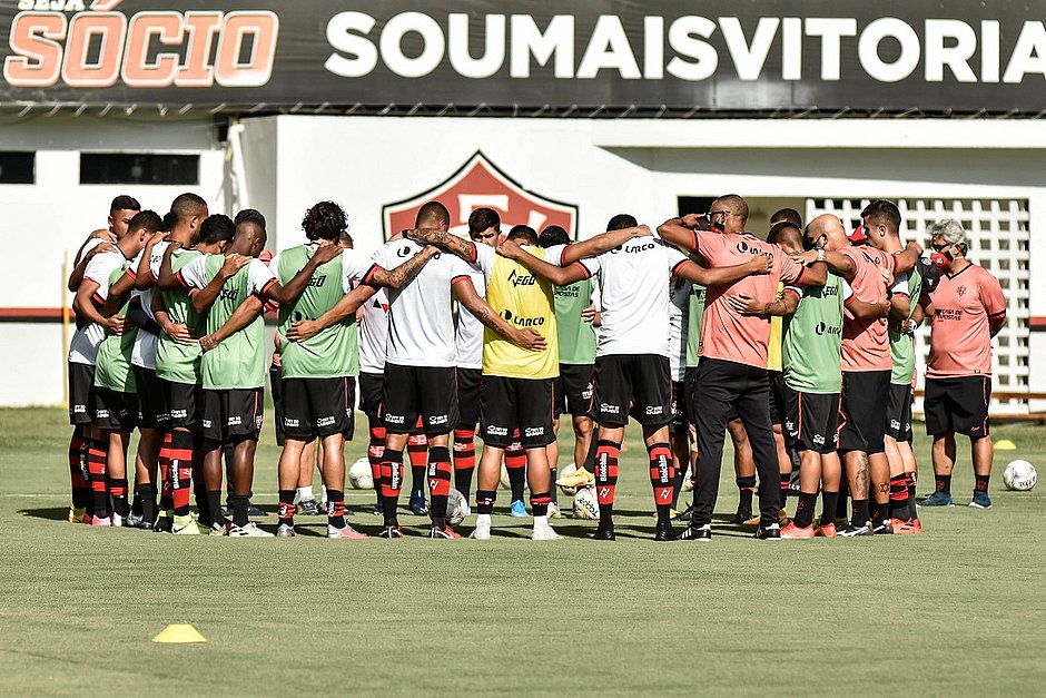  Vitória recebe Botafogo-SP e pode garantir permanência