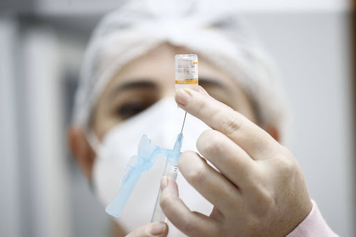 AstraZeneca diz que não poderá disponibilizar vacinas para o setor privado