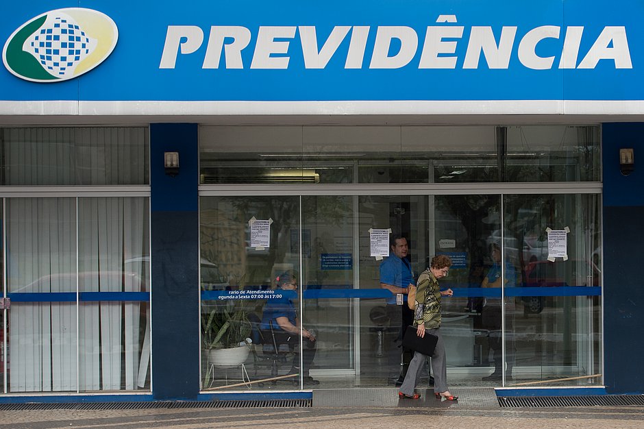 Governo suspende exigência de prova de vida de aposentados federais