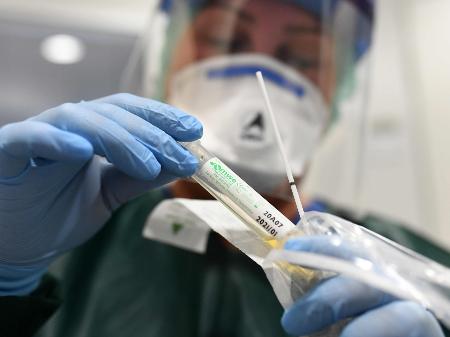 Comissão alemã não recomenda vacina de Oxford para pessoas com mais de 65 anos