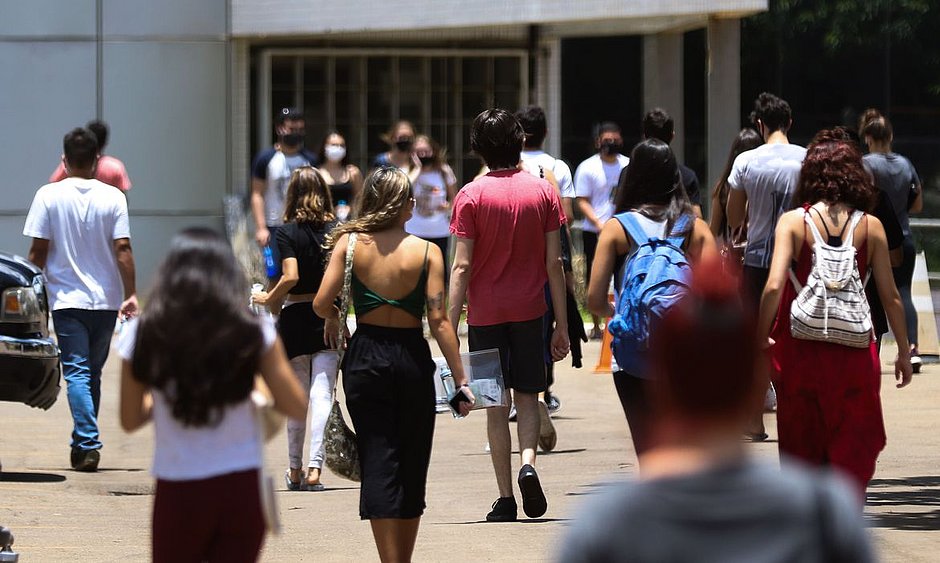 Prazo para pedir reaplicação do Enem termina nesta sexta-feira