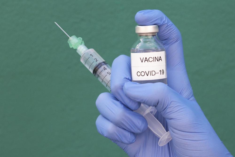 Sem outras vacinas à vista, estados pressionam governo por doses da Coronavac