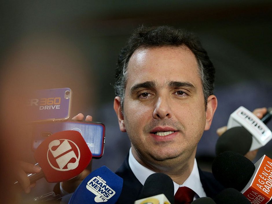 Pacheco pede encontro com Guedes para discutir impasse sobre auxílio emergencial