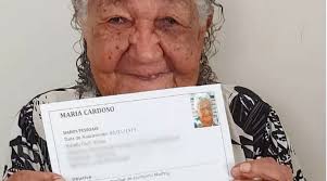 Aos 101 anos, idosa envia currículo para empresa: 'Só queria ajudar um pouco'