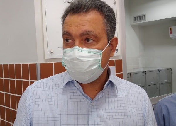 Pessoas que descumprirem toque de recolher poderão ser indiciadas, diz Rui Costa