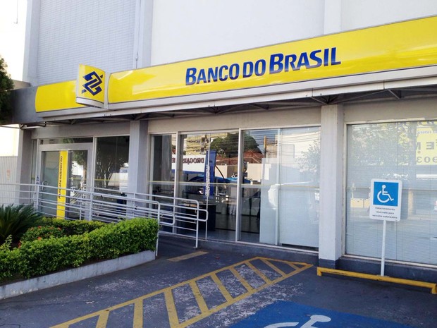 Bancos retomam atendimento nesta quarta-feira