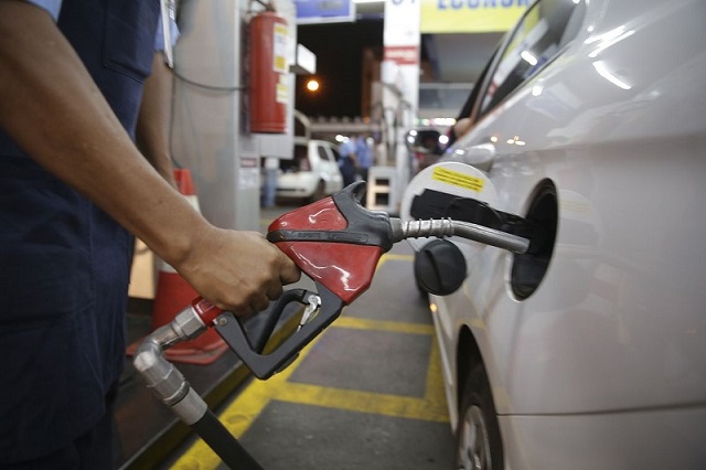 Petrobras comunica nova alta da gasolina e do diesel nas refinarias, diz Abicom