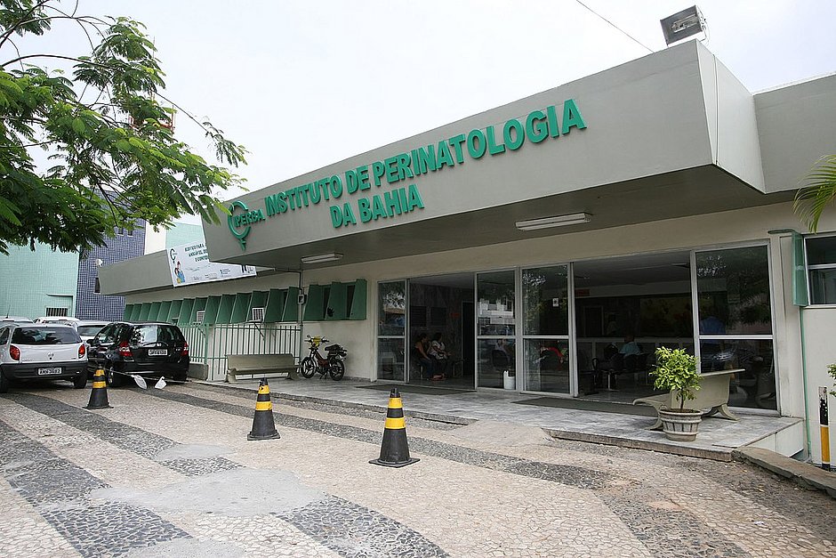 Bebê internado desaparece e é encontrado em lixeira de hospital em Salvador