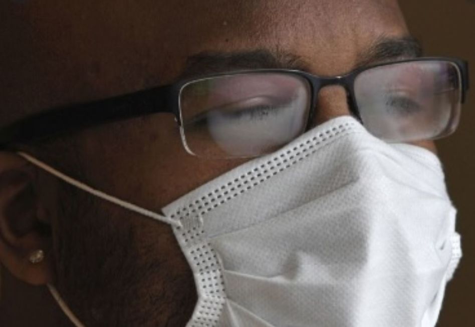 Óculos podem reduzir risco de contaminação pelo novo coronavírus, diz estudo