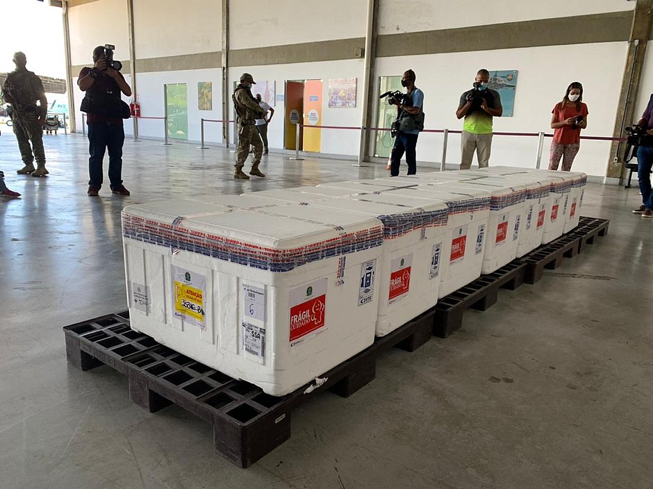 Bahia recebe 129 mil doses da vacina de Oxford