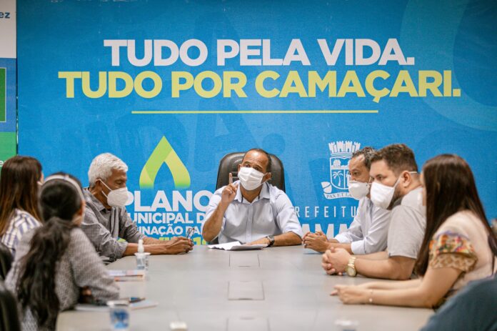 Prefeito de Camaçari determina compra da vacina contra a Covid-19