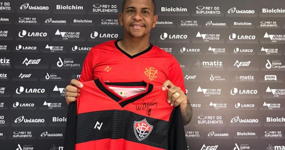 Contrato de Walter com o Vitória é registrado no BID