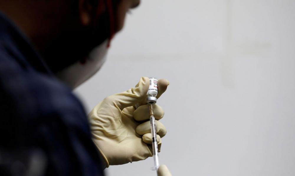 Anvisa e laboratório avaliam hoje uso emergencial da Covaxin