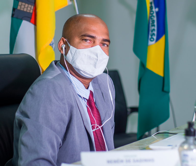 Neném de Dadinho comemora aprovação de PL para compra de vacinas pela Prefeitura 