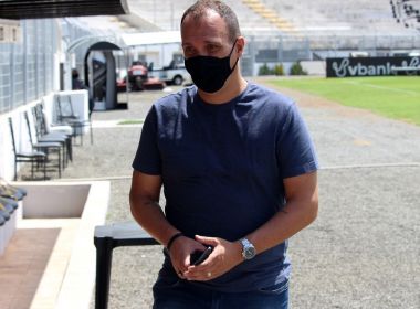Novo diretor de futebol do Vitória, Alex Brasil é apresentado aos atletas na Toca do Leão
