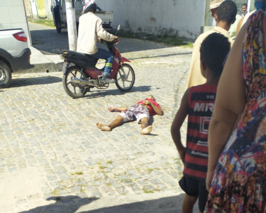 Jovem é morto a tiros no Centro de Dias d’Ávila