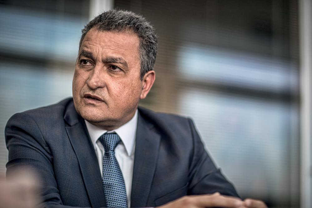 Doses da Sputnik chegarão em lotes de abril até julho, diz Rui Costa