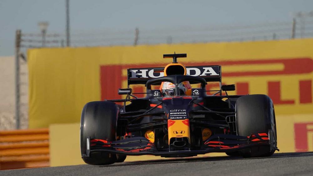 Verstappen fecha a pré-temporada da Fórmula 1 no topo; Hamilton roda de novo