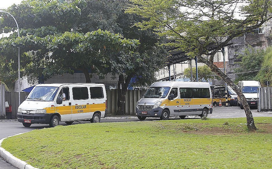 Governo do Estado anuncia nova prorrogação no IPVA para transporte escolar, turismo e auto-escola