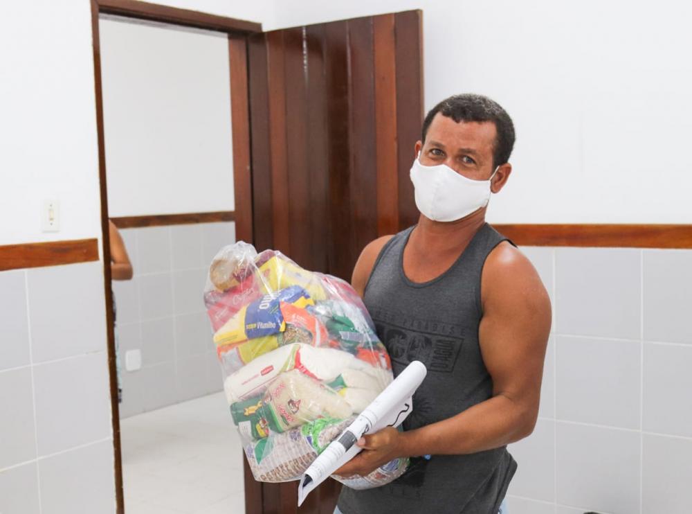 Mata de São João entregou mais de 100 mil cestas básicas para estudantes