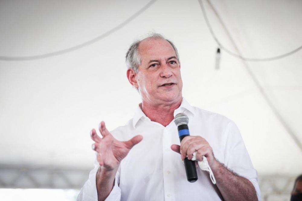 'Não vou deixar o Lula ganhar essa na lambança', diz Ciro Gomes