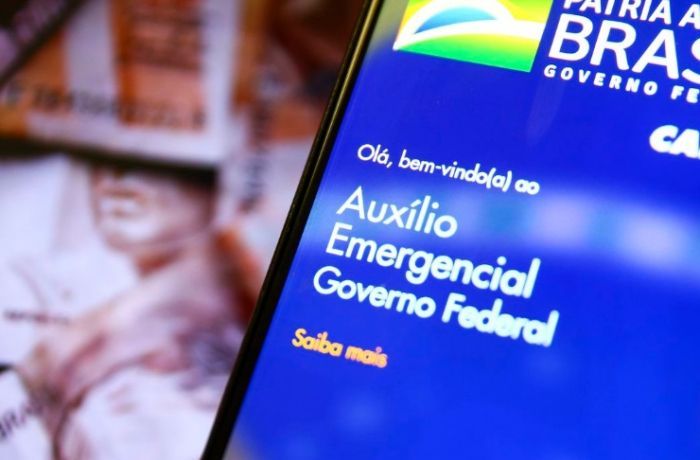 Congresso pressiona Bolsonaro a aumentar para R$ 600 valor do auxílio emergencial