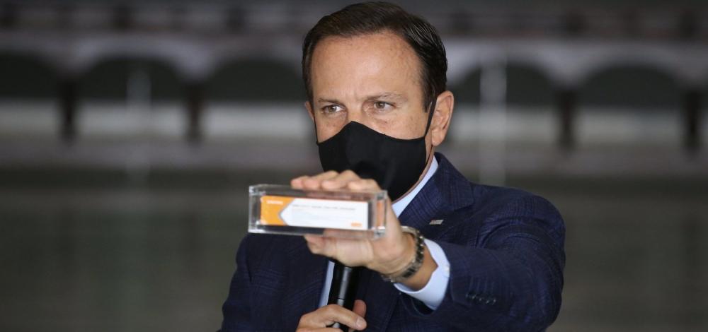 Doria anuncia início da vacinação de policiais e professores em SP