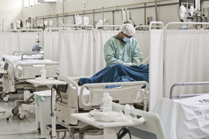 Brasil tem 6.300 pacientes com covid-19 na fila por leito de UTI