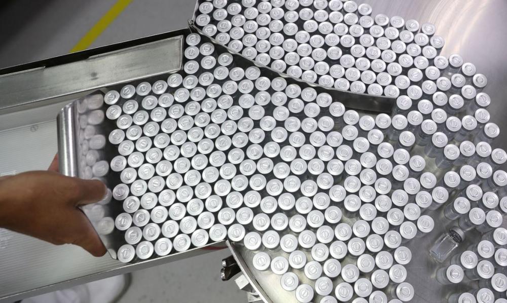 Fiocruz recebe insumos para produzir mais 12 milhões de vacinas
