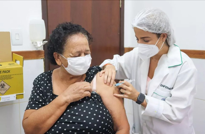 Mata de São João começa a imunizar idosos com mais de 65 anos na segunda
